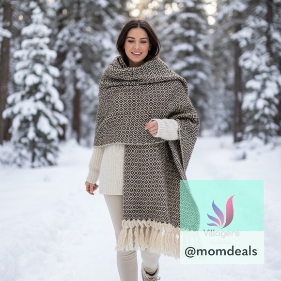 Villagers Collection Accessories - Mexican Rebozo Shawl in Brown on Cream –100% Raw Wool, Thick, Large Winter Wrap